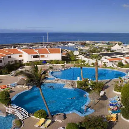 Beachfront Beautiful 3-bedroom * Адехе